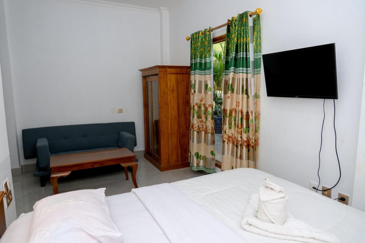 Monte Prundi Hotel Labuan Bajo Exterior photo